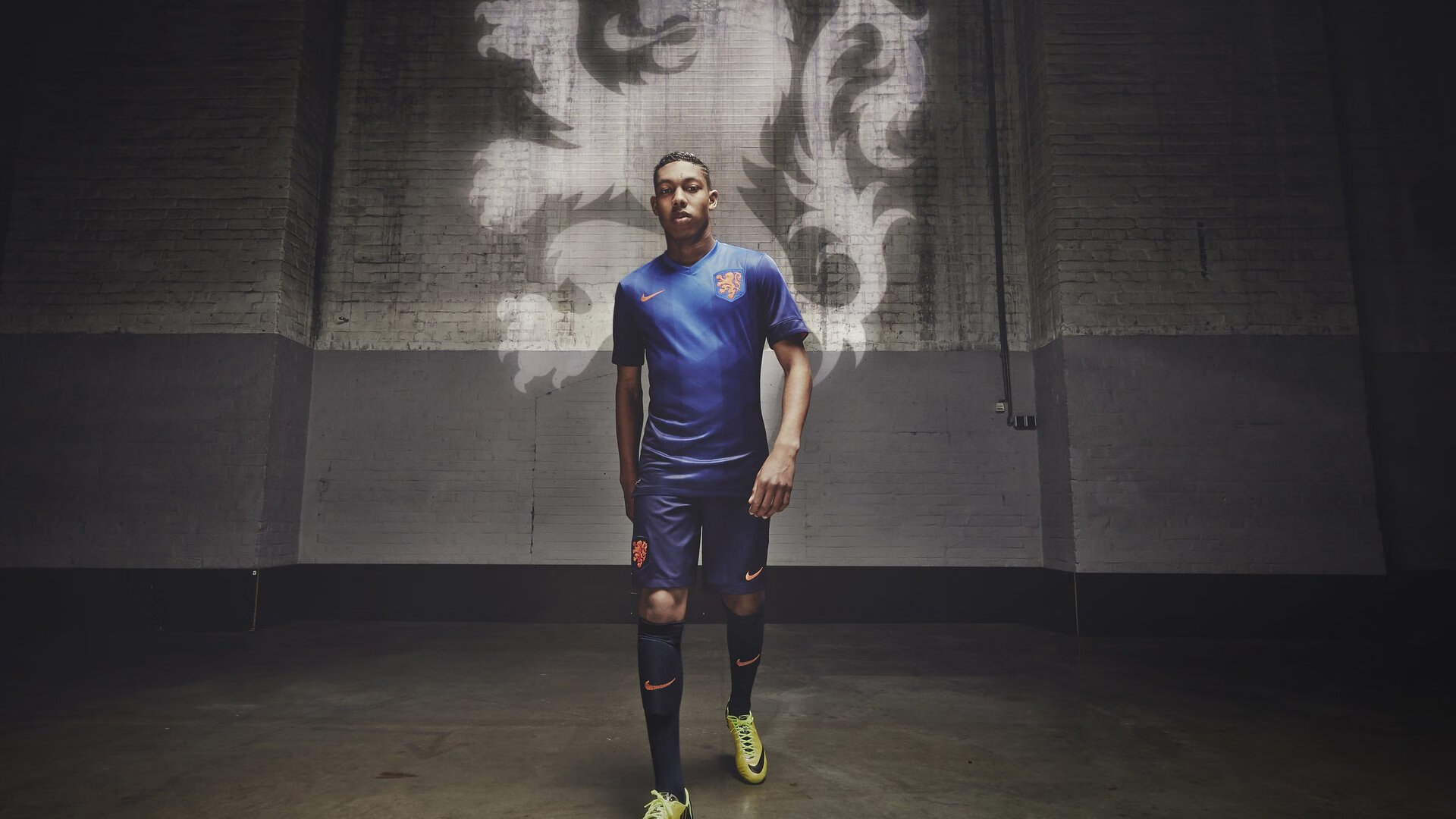 意甲失误与助攻：精彩瞬间交织的戏剧性比赛，意甲争议60秒